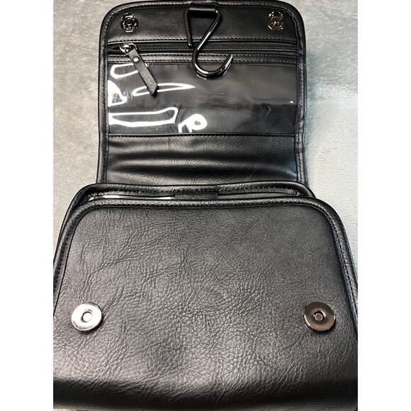 Stackers Hanging Wash Bag - Picture 2 of 8